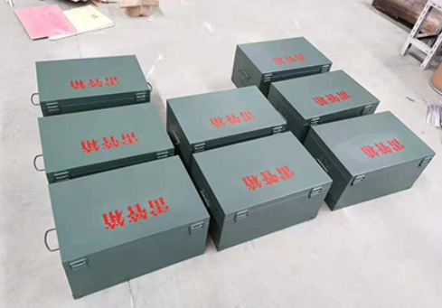 覃塘炸药箱和雷管箱一般是怎么存放的？