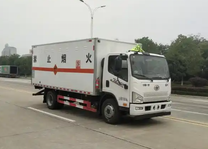 覃塘爆破器材运输车可以上高速吗？